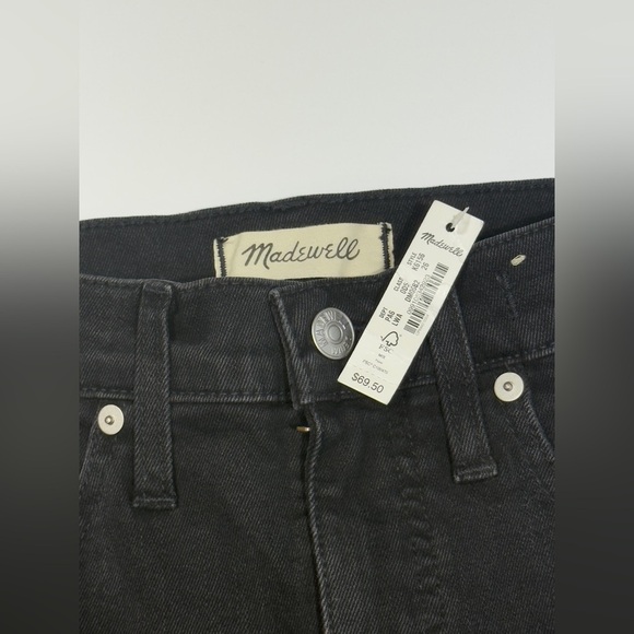 Madewell Black Women's Jean Shorts 🖤
*NEW WITH TAGS 🏷️
99% COTTON ✅ - Picture 3 of 10